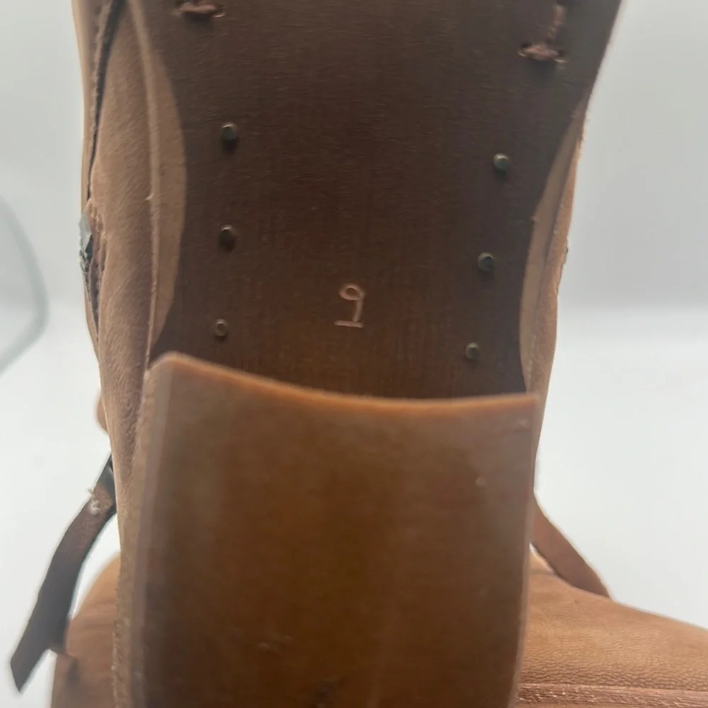 Sam Edelman Sz 9 Packer Brown Western Ankle Boots with Suede Texture Side Zipper
